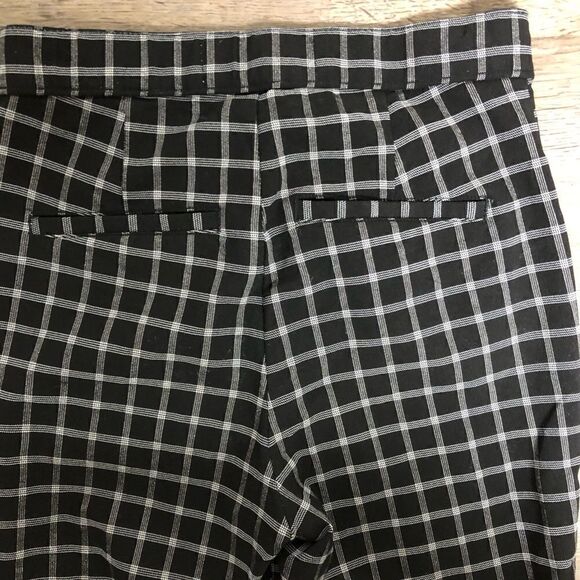 Hollister Black & Cream plaid pattern ultra high-rise pants size S - Picture 9 of 10
